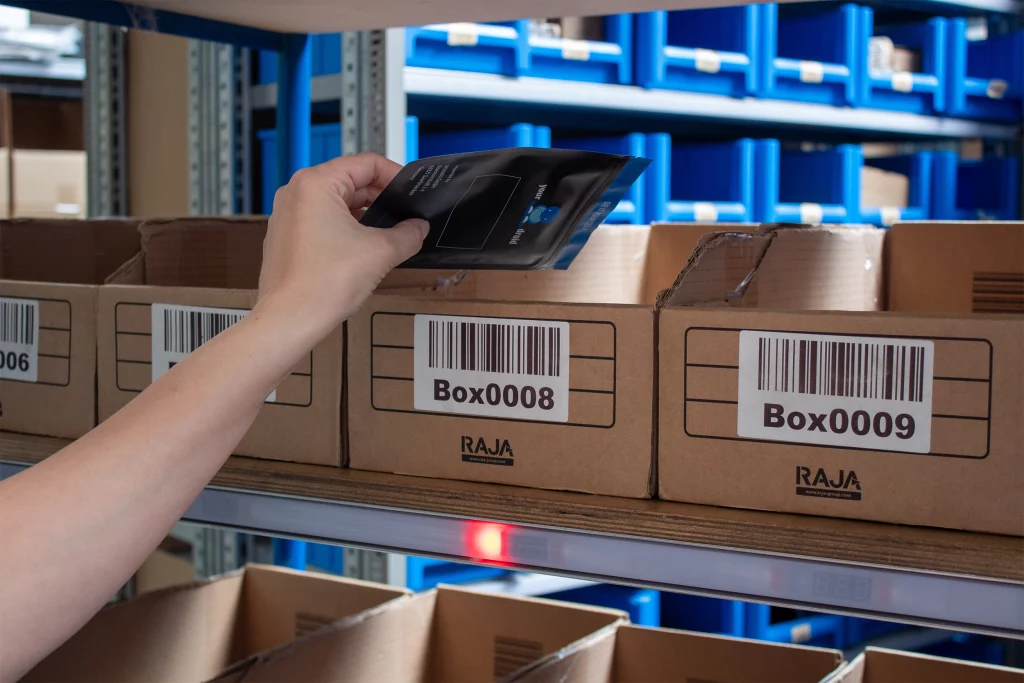 Ein Pick Cart Kommissionierwagen mit Put-to-Light Technologie